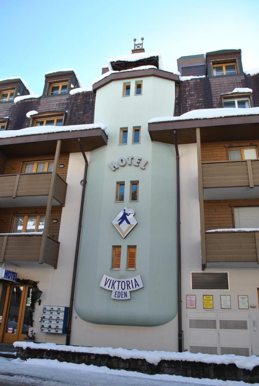 Hotel Viktoria Eden อาเดลโบเดิน ภายนอก รูปภาพ
