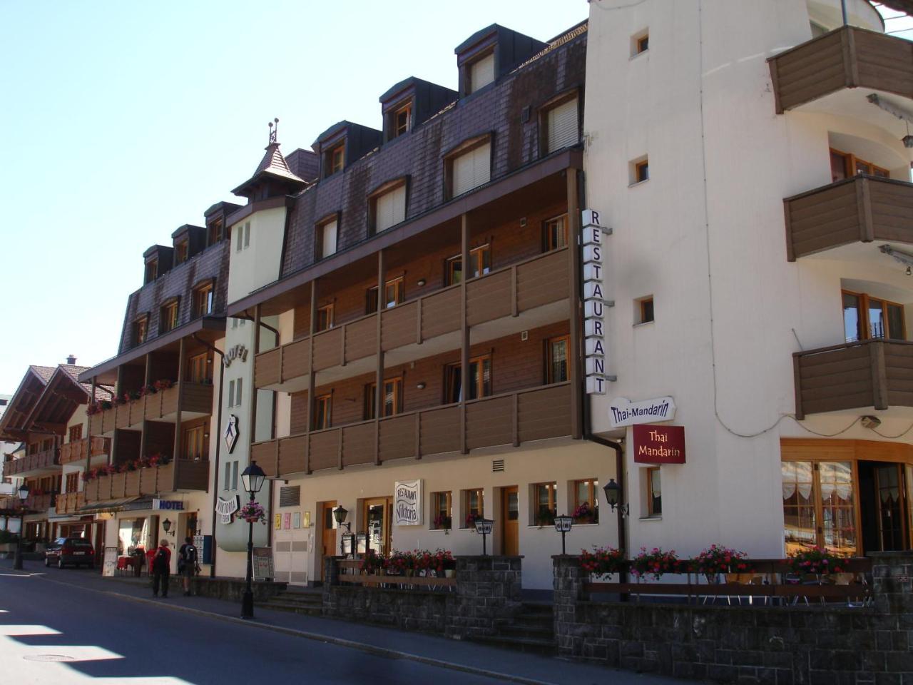 Hotel Viktoria Eden อาเดลโบเดิน ภายนอก รูปภาพ